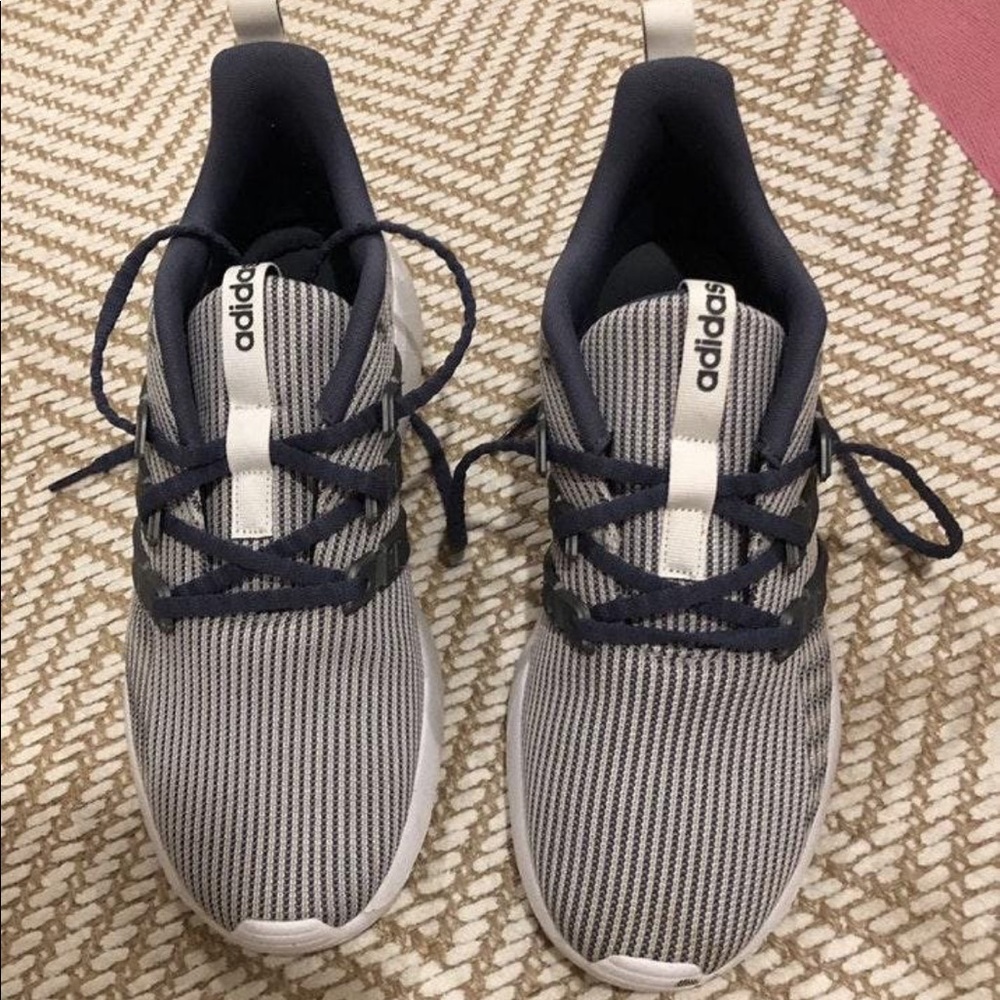 Adidas cloudfoam tennis shoes